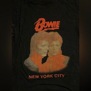 Bowie t shirt size extra small small bleach stand on arm